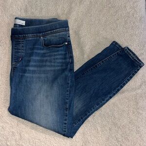 Signature by Levi Strauss Women's Dark Blue Shaping Skinny Jeans